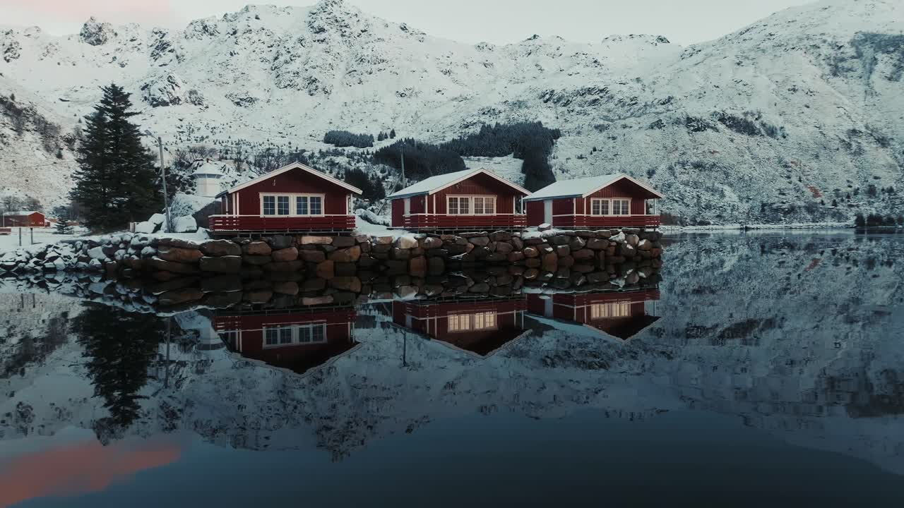 Vista aérea del precioso paisaje de las islas Lofoten durante el invierno