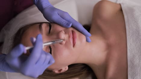 procedimiento de inyección facial