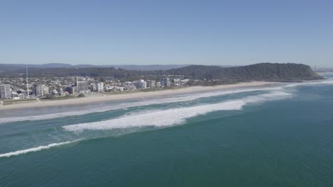 Suburbio-Costero-Y-Playa-Del-Océano---Palm-Beach,-Gold-Coast,-Qld,-Australia