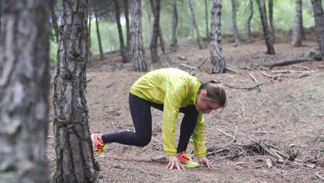 picking stance antes de correr durante el invierno en el bosque españa