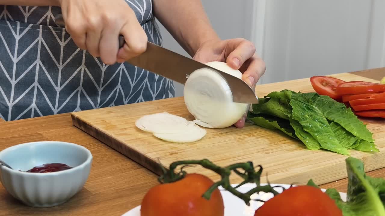 Preparing ingredients for a burger