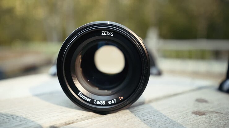 Zeiss Sonnar 1.8/85 Lens