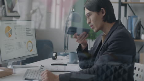 businessman discussing data in modern office