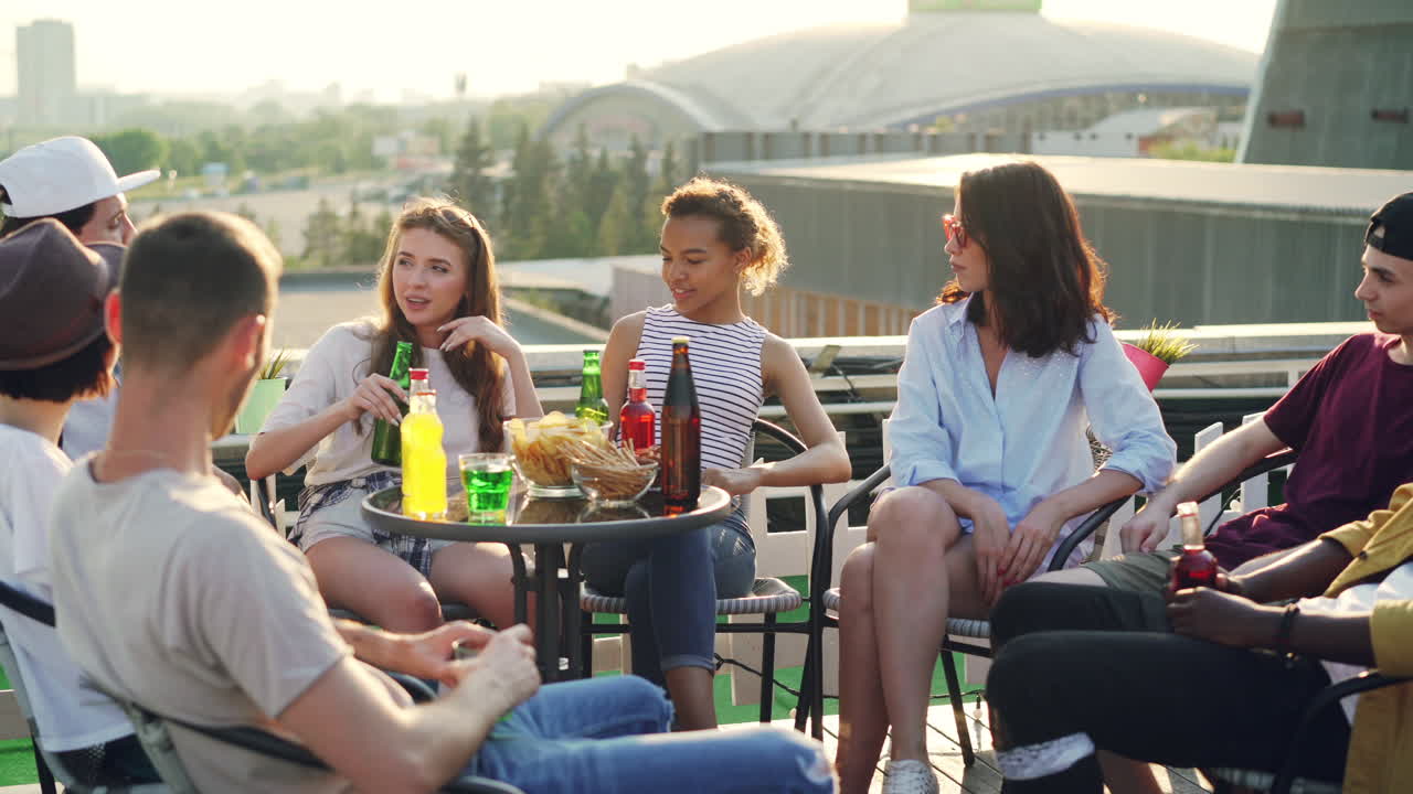 친구들과 함께 옥상 파티