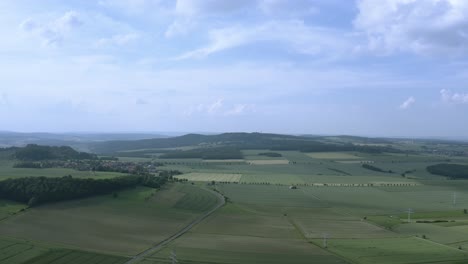 Toma-De-Drones-De-Gran-Altitud-De-Un-Paisaje-Escénico-En-Alemania,-Baja-Sajonia