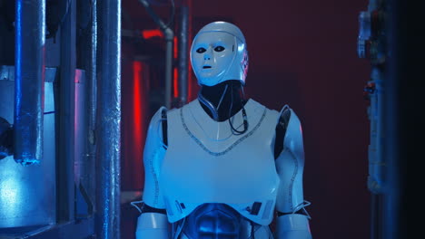 robot en un entorno industrial de alta tecnología