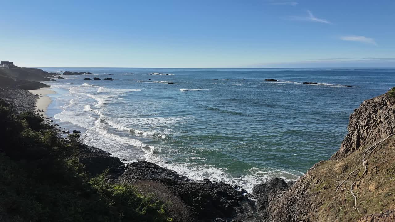 USA, OR, Yachats, Elephant Rock, 2024-11-29 - Hyperlapse of the tide going out just south of Elephant Rock.
