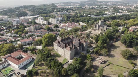 Vuelo-Con-Drones-Sobre-El-Palacio-Medieval-De-Los-Duques-De-Braganza