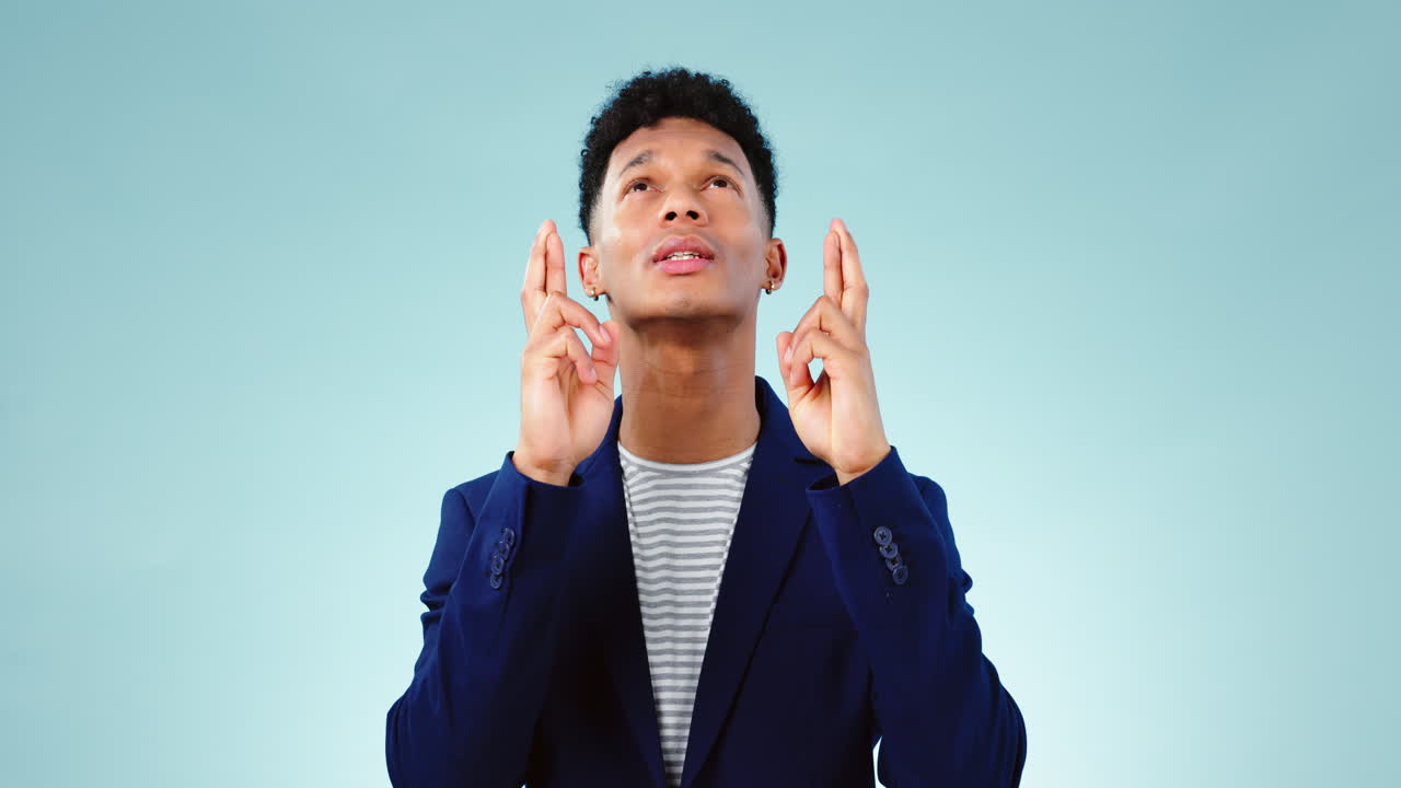 희망, 얼굴과 손가락을 는 남자