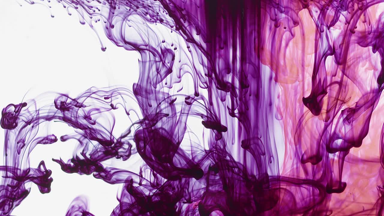 Tinta Abstrata Orgânica Hipnótica Fractal Colorida se Espalha na Água.