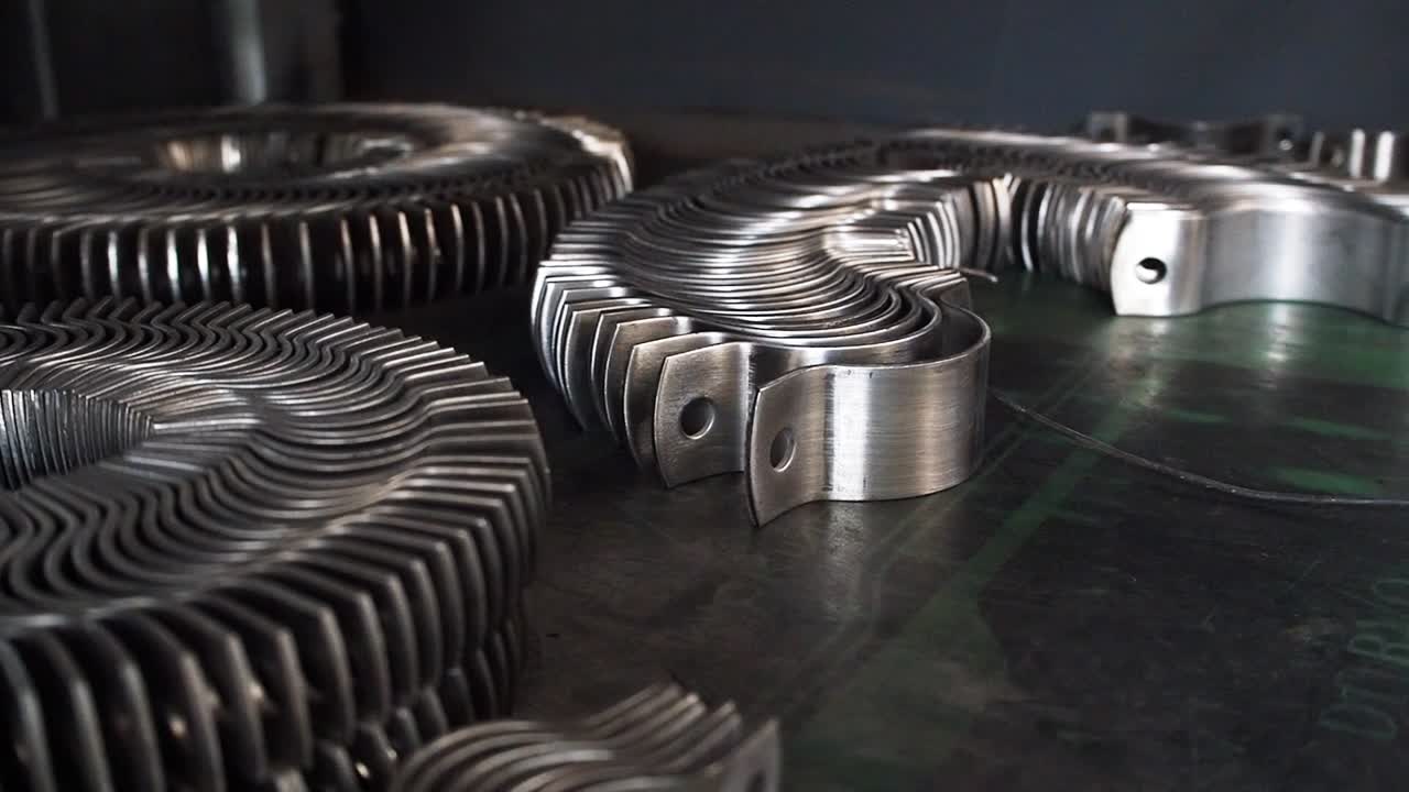 브래킷, 버팀대, 창고에 쌓여 있음