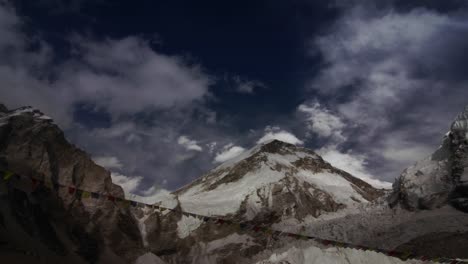 Clouds-moving-above-Lho-La-and-Icefall-1