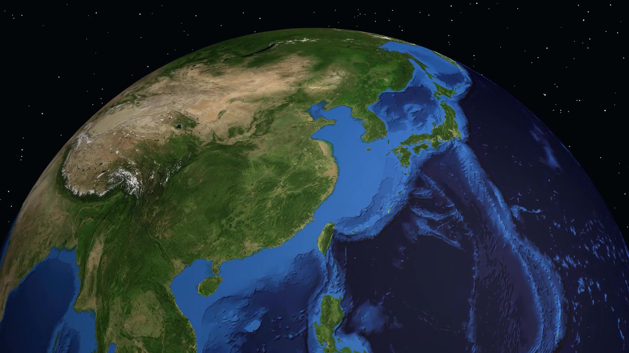 Un'animazione digitale zooma dallo spazio su Fuyang, Cina, con sovrapposizioni di testo sui dati demografici.