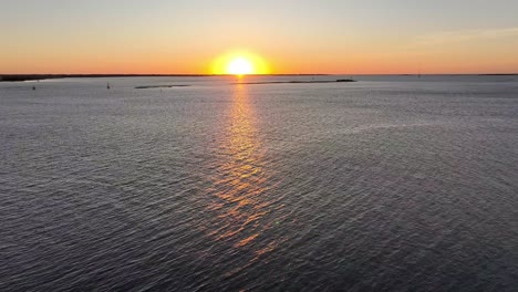antena del amanecer sobre el río cooper en charleston sc, carolina del sur
