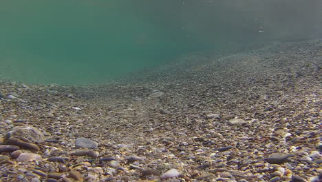 Underwater-a-lake-in-Crete