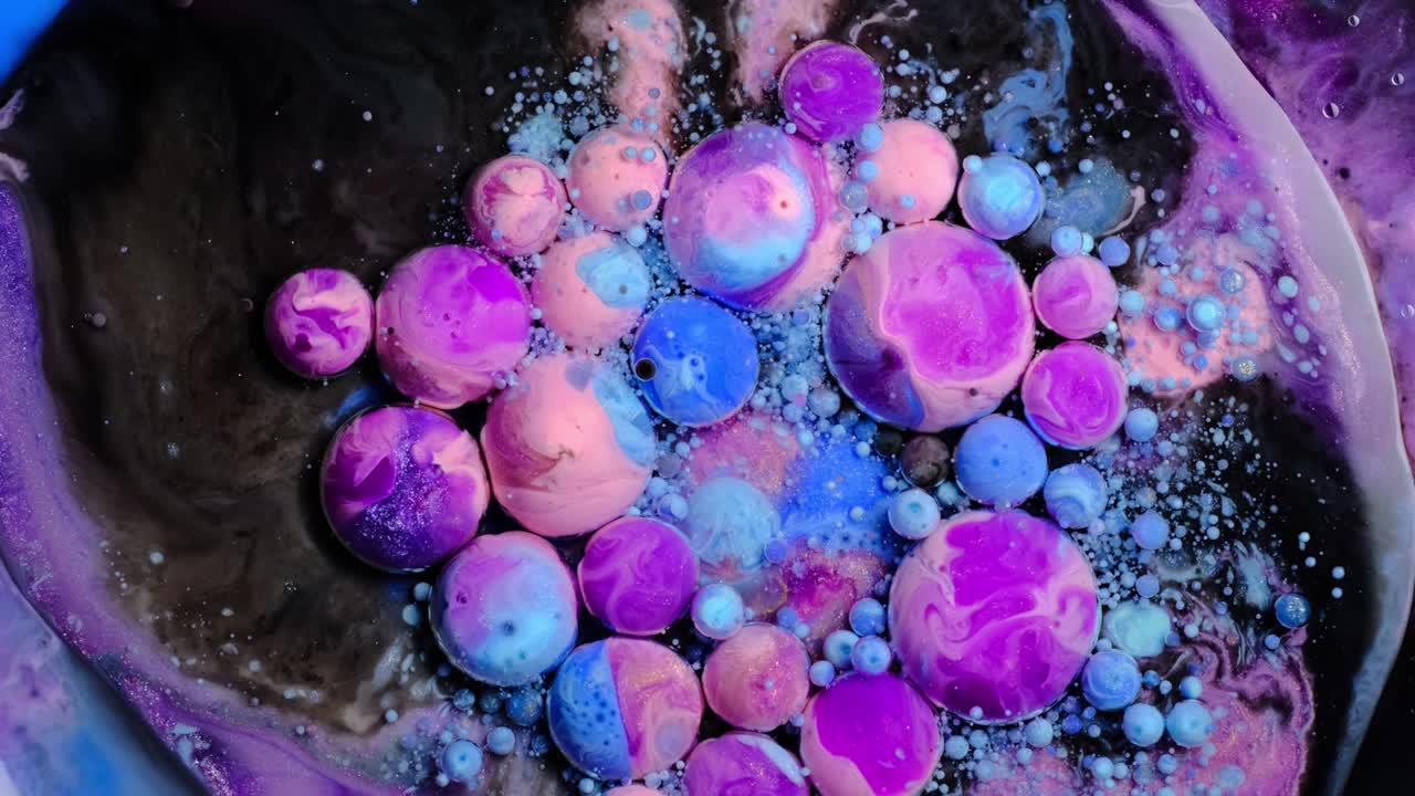 다채로운 페인트와 거품 추상적인 배경 4k 비디오