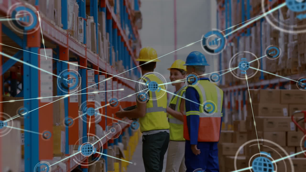 animación de la red de conexiones con iconos sobre los hombres que trabajan en el almacén