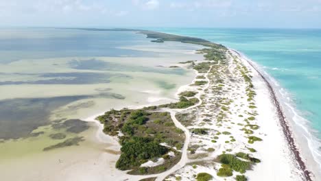 Die-Luftperspektive-Fängt-Die-Essenz-Von-Isla-Blanca,-Cancun,-Mexiko-Ein