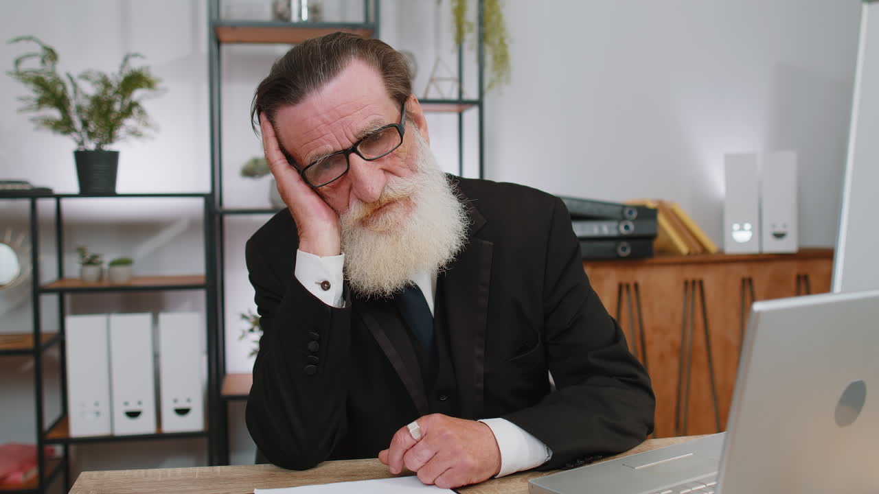 스트레스, 슬픈 고위 사업가, 재정적 돈,, 예산 손실, 파산, 과로