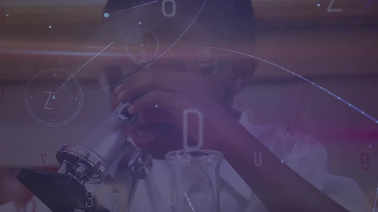 연결 네트워크와 숫자 및 문자의 애니메이션은 현미경을 사용하여 학교생을 바꾸고 있습니다.