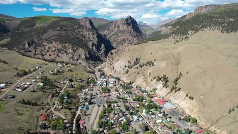 Aerial-View-of-Creede,-Colorado-USA,-Old-Mining-Town-in-Valley-on-Sunny-Summer-Day