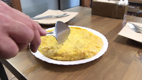 serving a spanish tortilla