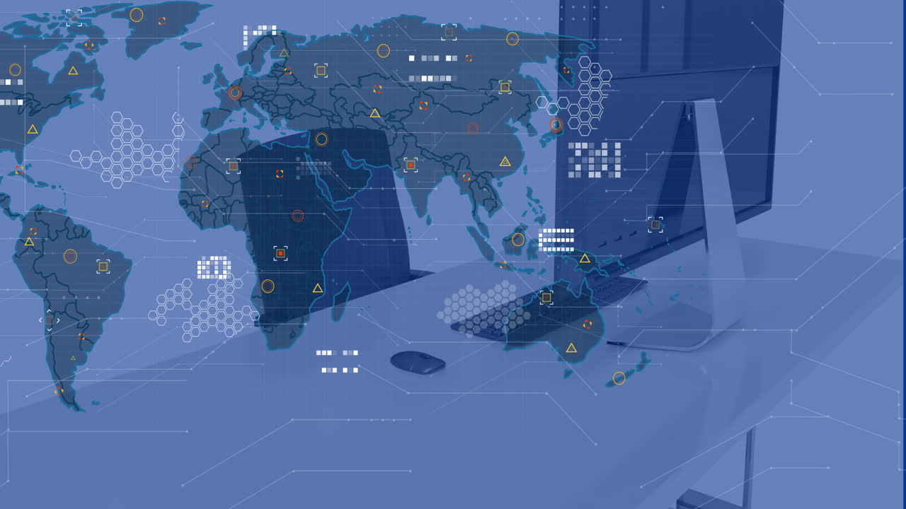 책상 위에 컴퓨터를 가진 사무실에서 금융 데이터 처리 및 세계 지도의 애니메이션
