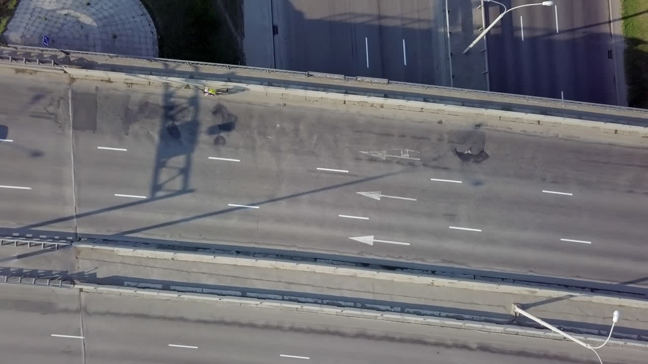 도시 고속도로 교차로 의 공중 사진