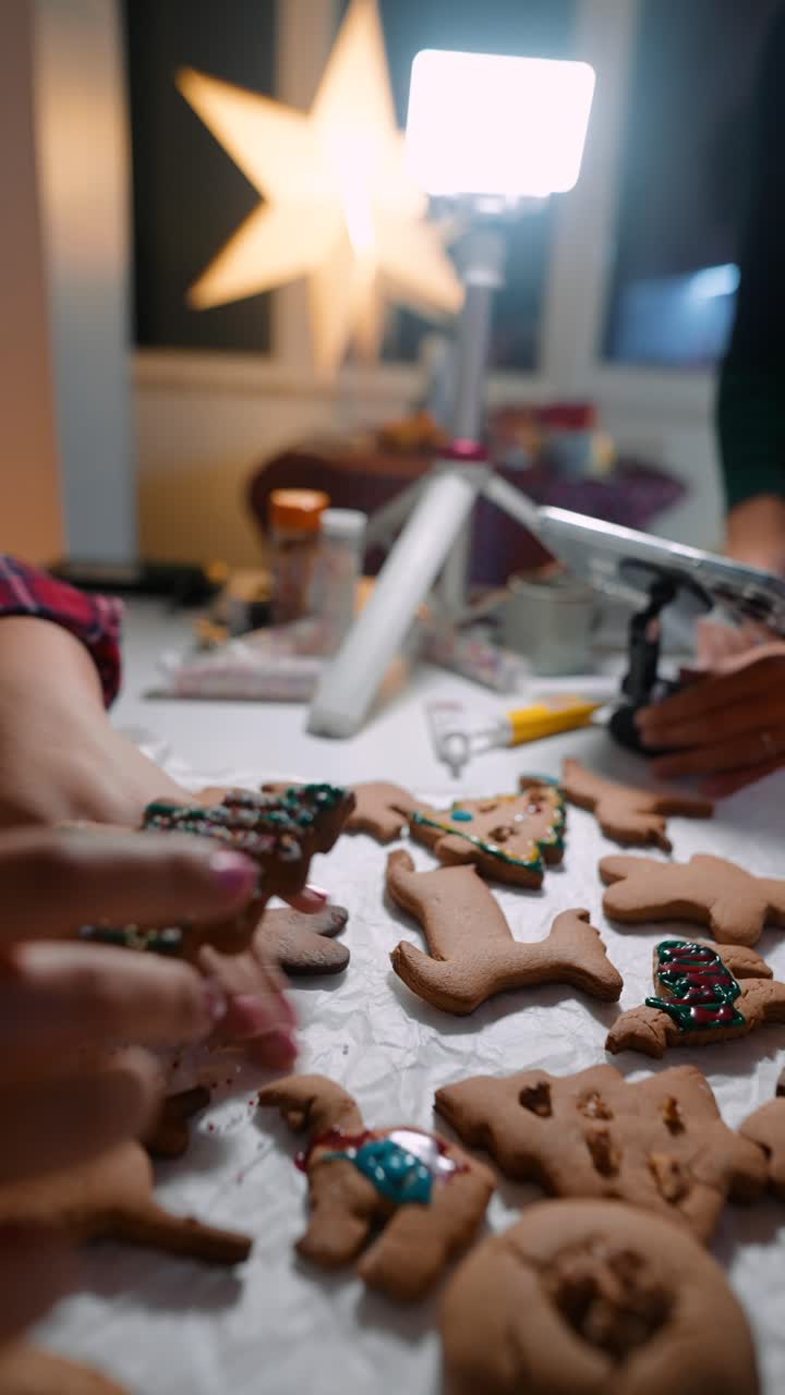 Decorating Christmas Gingerbread Cookies