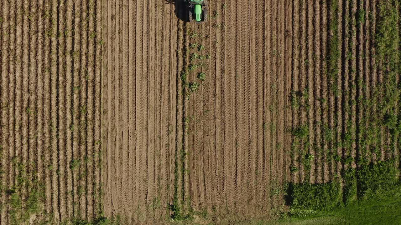 하향식으로 감자 수확