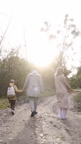 famiglia in campagna