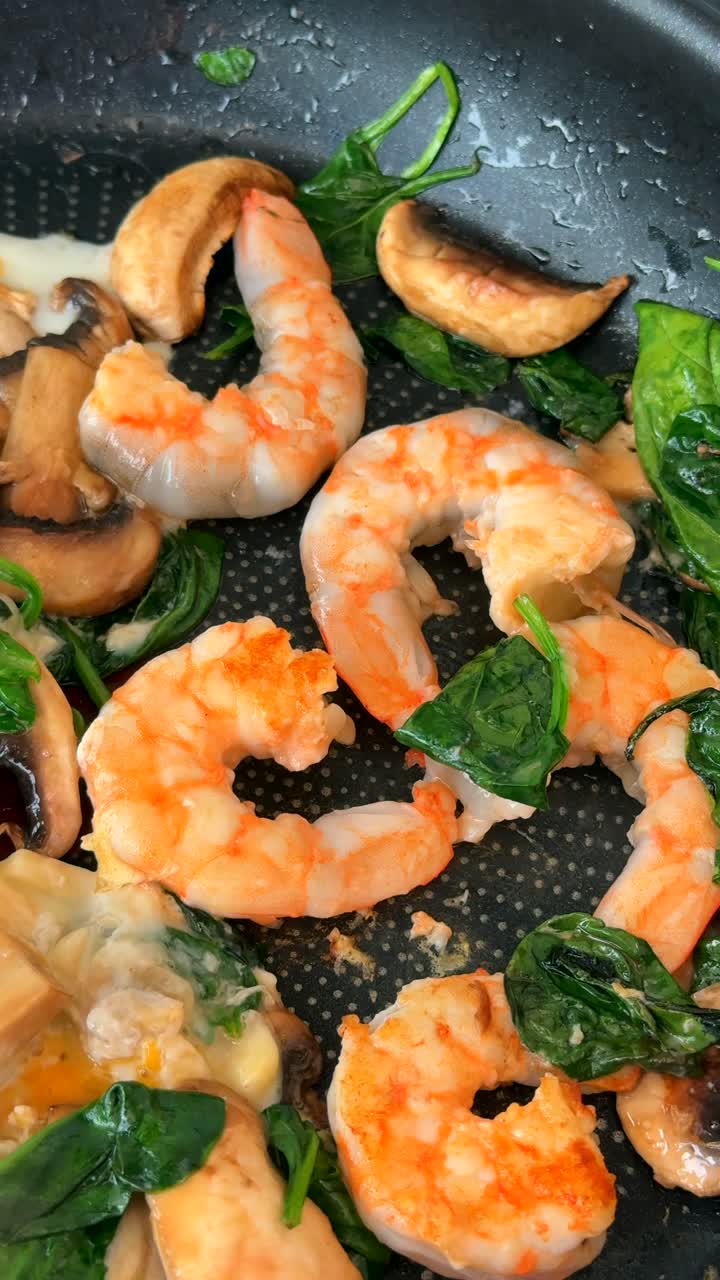 Cooking Shrimp with Spinach and Mushrooms
