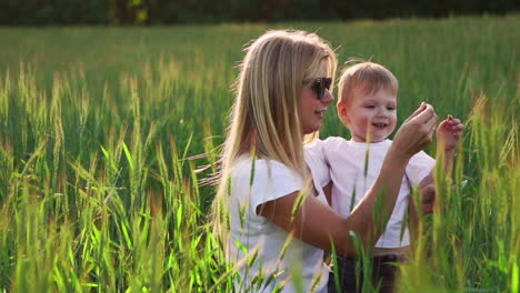 Spring-portrait-of-mother-and-son-on-Mother's-Day.