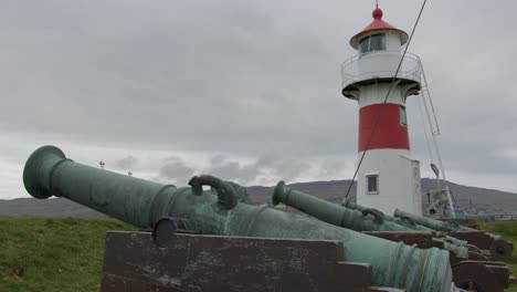 Wide-Pan-Left-of-the-Skansin-Lighthouse-in-Torshavn,-Faroe-Islands