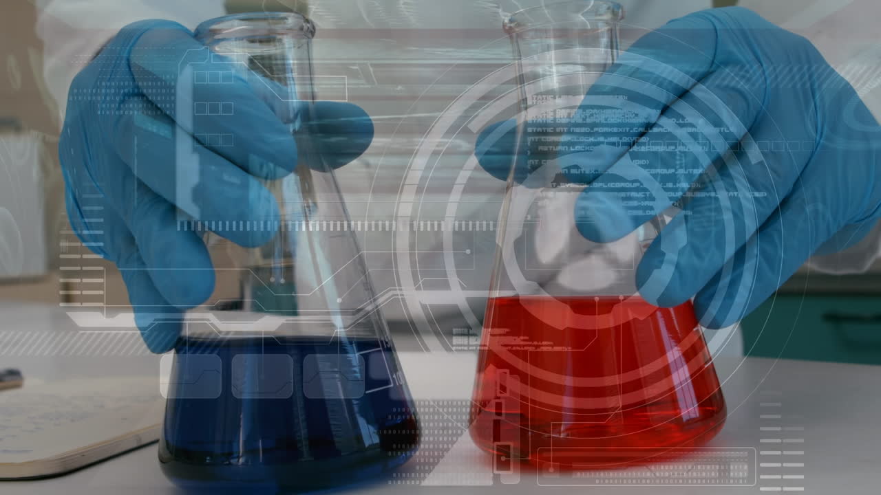 실험실에서 일하는 과학자의 중간 부분에서 스 ⁇  스캐닝과 데이터 처리의 애니메이션