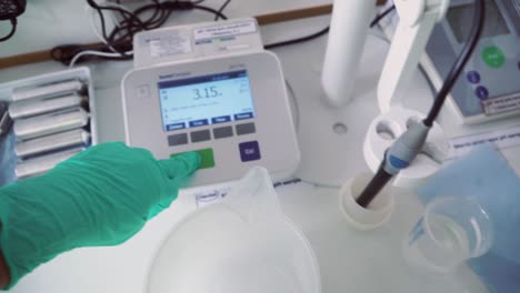 medición del ph en un entorno de laboratorio