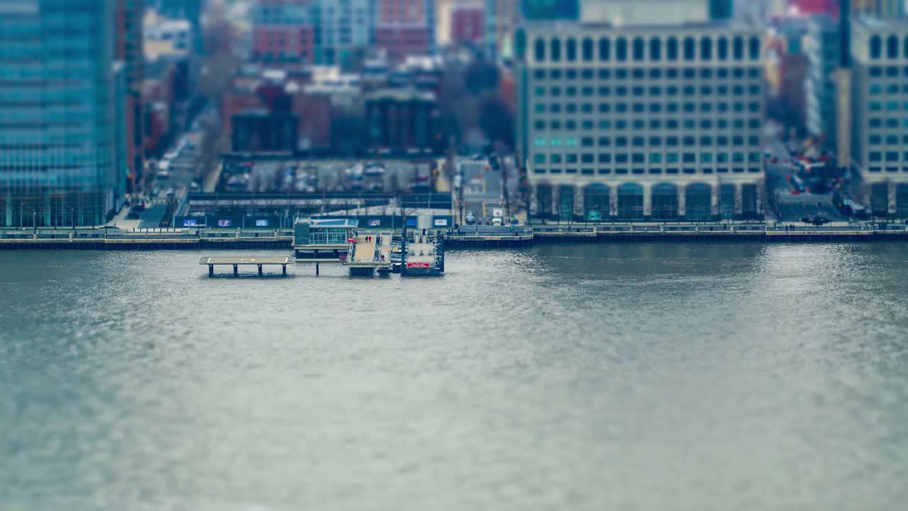 뉴욕 서클 라인 크루즈 (nyc circle line cruise) 는 미국 뉴욕 시의 유명한 강변에서 허드슨 강을 따라 항해하는 페리 크루즈 보트입니다.