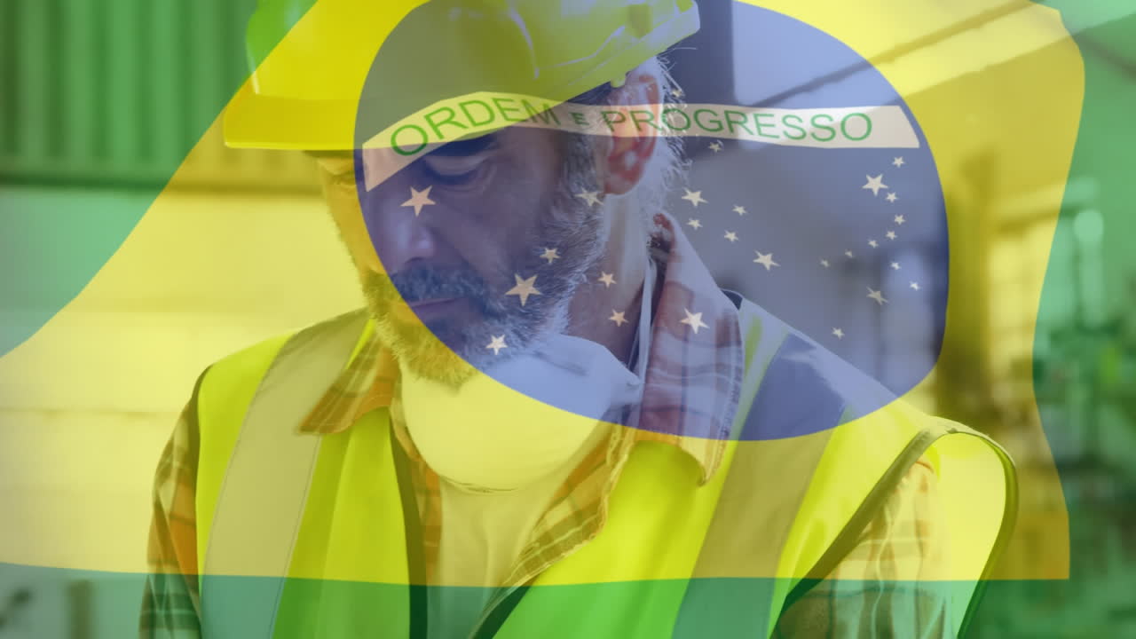 브라질  ⁇ 발이 공장 노동자 위에 있습니다.