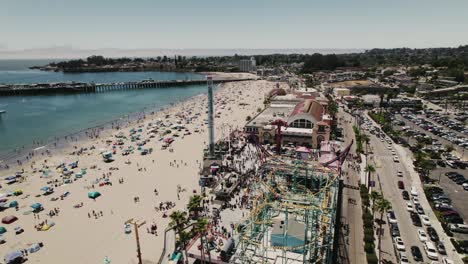 drone en el paseo marítimo de la playa de santa cruz