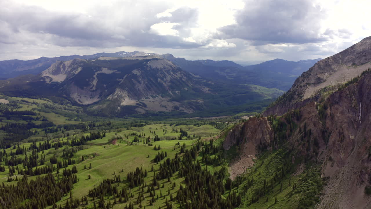 drone volando cerca de beckwith pass colorado