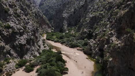 Vista-De-Drones-De-Torrent-De-Pareis-En-Mallorca,-España