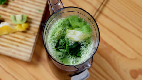 Batido,-Licuadora-Y-Jugo-Verde