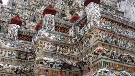 Amazing-view-on-Wat-Pho-temple-Bangkok,-Thailand