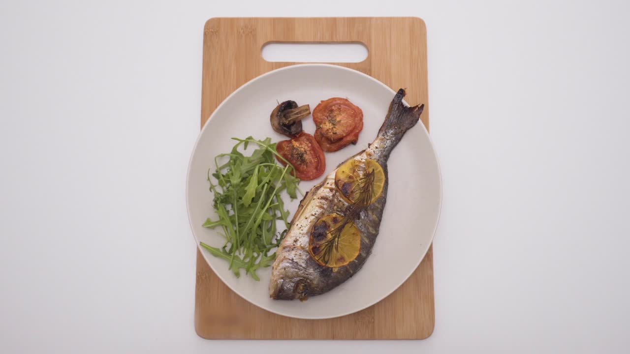 pescado al horno con verduras
