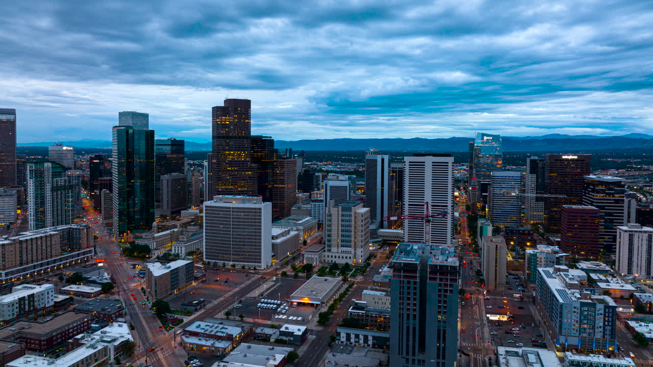 Timelapse aereo al crepuscolo a Denver, Colorado