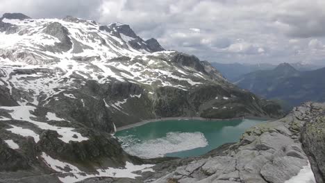 Zeitraffer-Nach-Österreich-Auf-Einem-Berggipfel