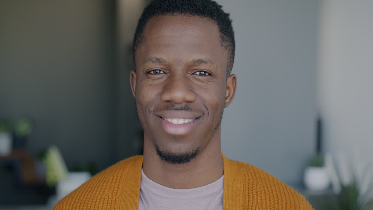 Retrato de un hombre sonriente