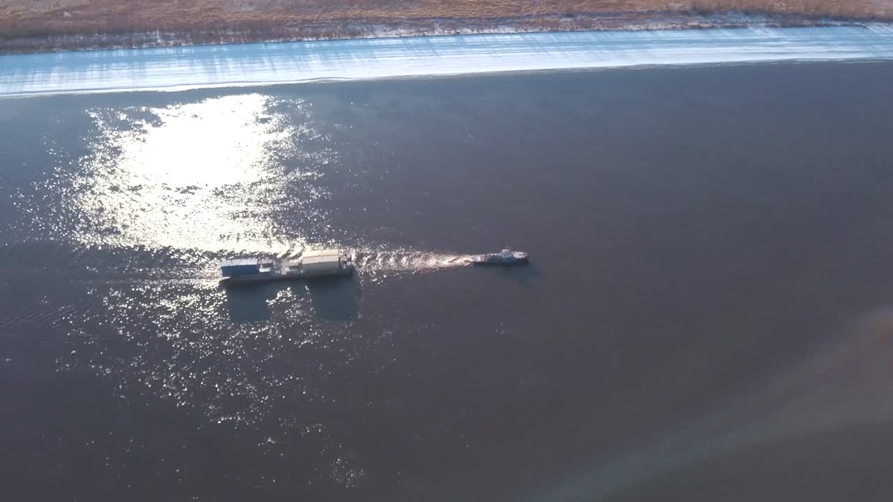 겨울에 강 수송