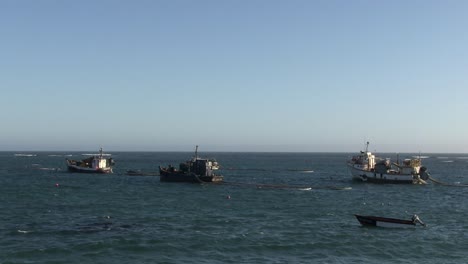 barcos de diamantes en la costa oeste del sur de áfrica
