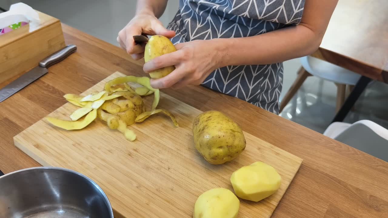 descascar las patatas